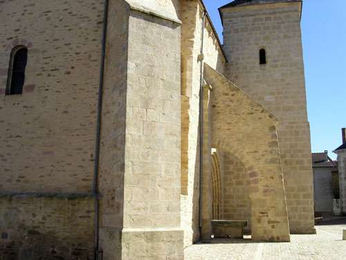 Peyrilhac Eglise